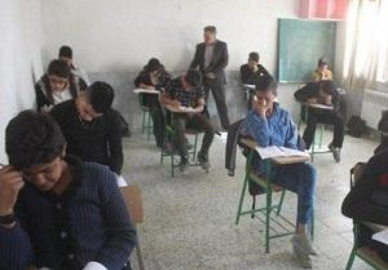 آزمون بهبود تحصیلی در مدارس بافق برگزار شد