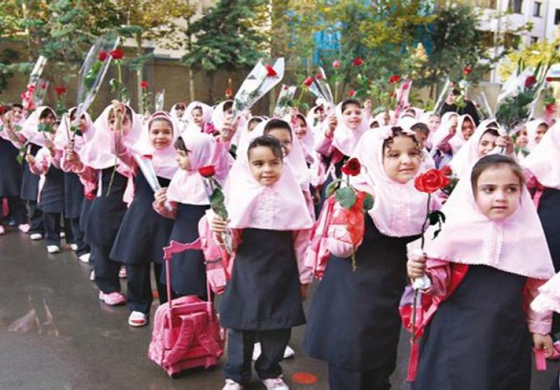 اجرای طرح مدرسه شاد در مدارس کرمان