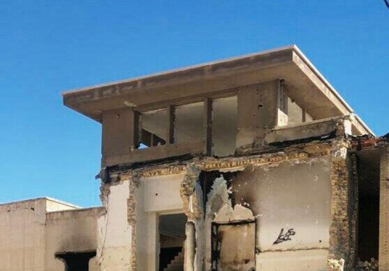 ساختمان فرسوده مرکز شهر بندرعباس تخریب شد