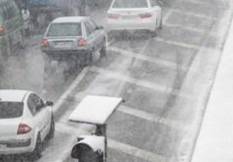 تهرانی ها منتظر بارش برف باشند