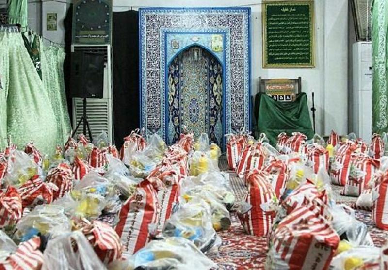 توزیع 1000 بسته معیشتی توسط «بسیجیان» یک محله/ عطر «مواسات» از مسجد «غدیر» به مشام می‌رسد+عکس