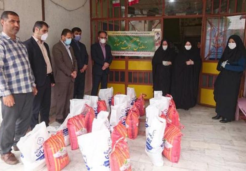 توزیع ۵۰ بسته حمایتی در صومعه سرا