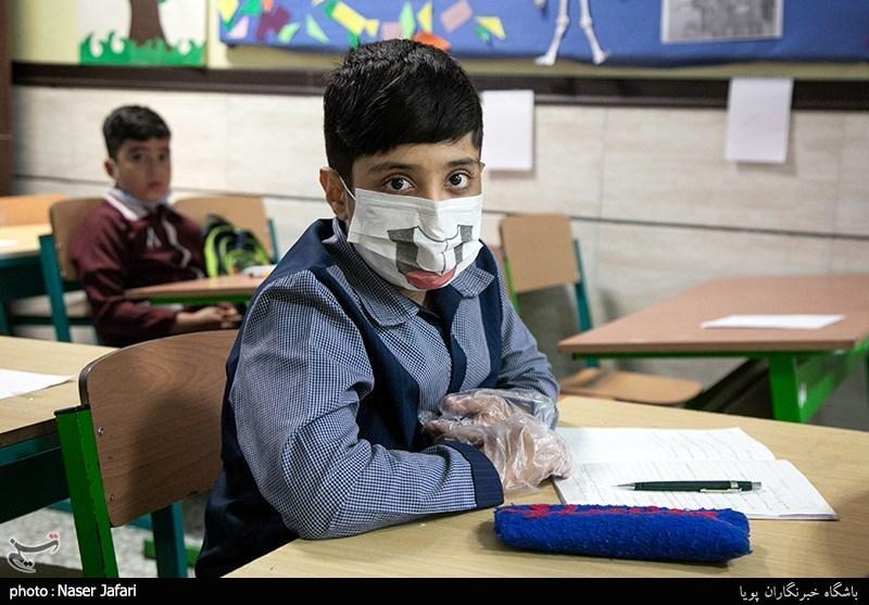 10 روز گذشته هیچ دانش‌آموز اردستانی به کرونا مبتلا نشده است/حضور اختیاری دانش‌آموزان سر کلاس