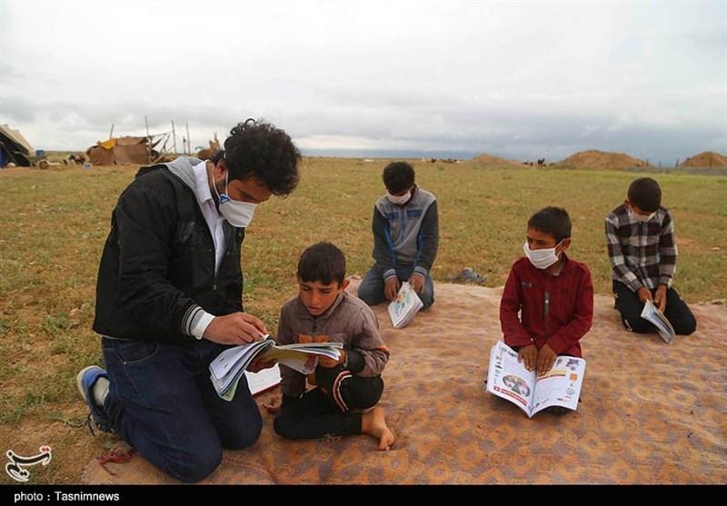 تلاش معلمان کرمانی برای کمک به دانش آموزان بی‌بضاعت در روزهای کرونایی/ وقتی سرطان هم مانع حضور معلم در کلاس درس نشد
