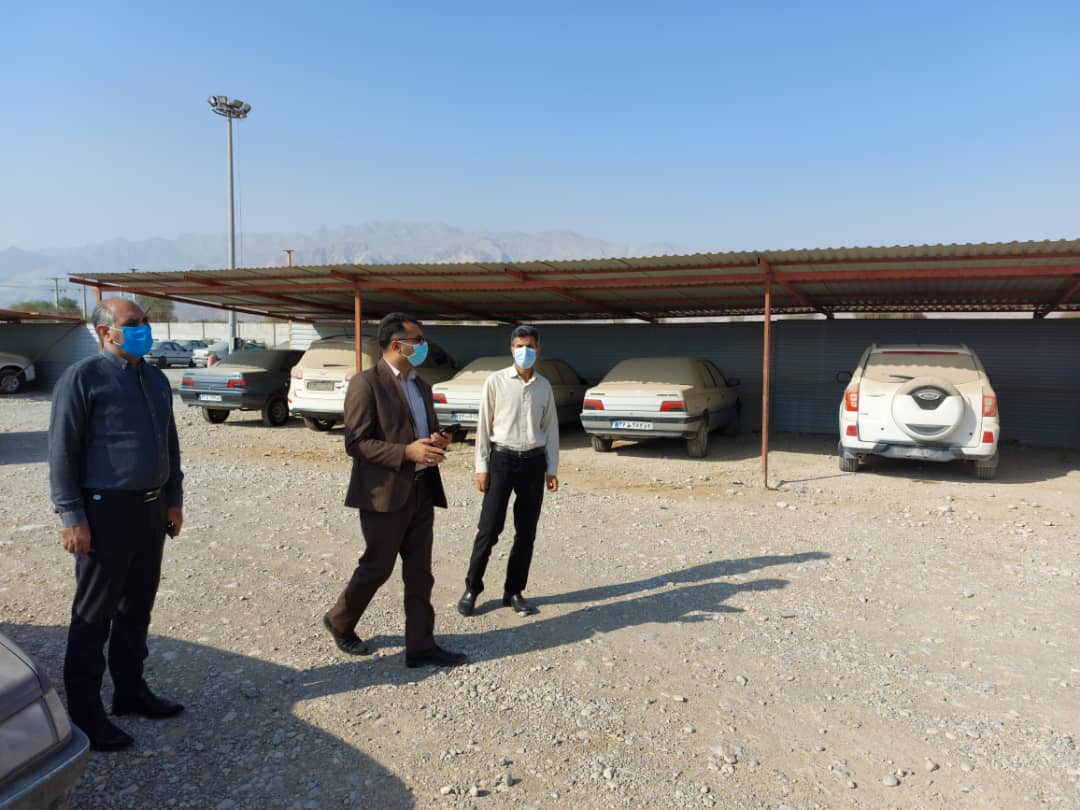 بازدید دادستان مرکز استان هرمزگان از پارکینگ وسائل نقلیه توقیف و ضبط شده در پرونده های مواد مخدر
