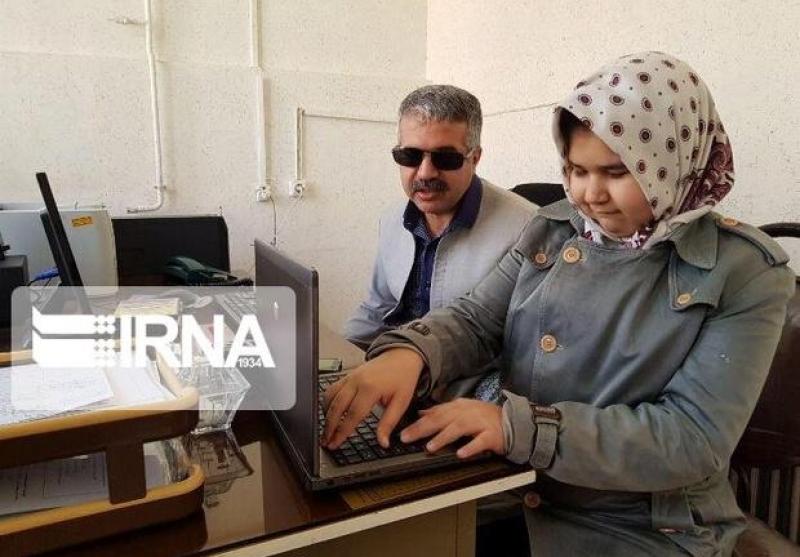 دانش‌آموزان نابینا و کم بینای کردستانی وارد دنیای فناوری می‌شوند