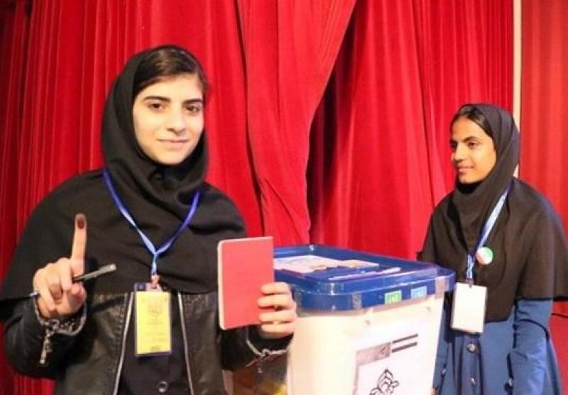 نخستین پارلمان دانش آموزی استان بوشهر تشکیل شد