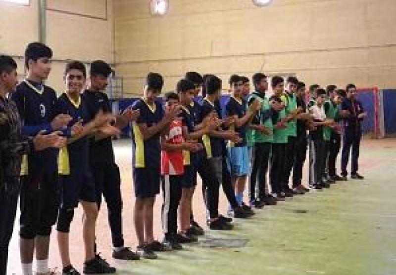 قهرمانی دانش آموزان باغملک در مسابقات بومی محلی