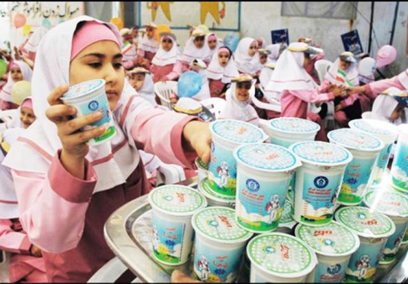 توزیع ۱۱ میلیون پاکت شیر در مدارس استان کرمان