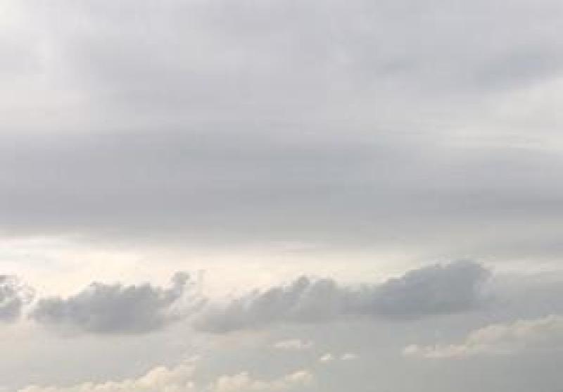 گذر ابر‌های پوششی در آسمان هرمزگان/ احتمال بارش پراکنده در ارتفاعات