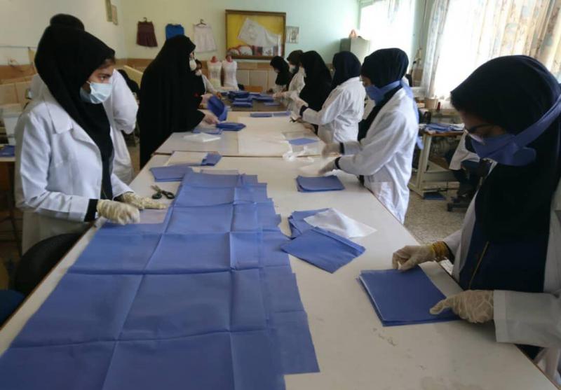 تولید روزانه بیش‌از ۲ هزار ماسک توسط دانش‌آموزان و فرهنگیان ایرانشهر