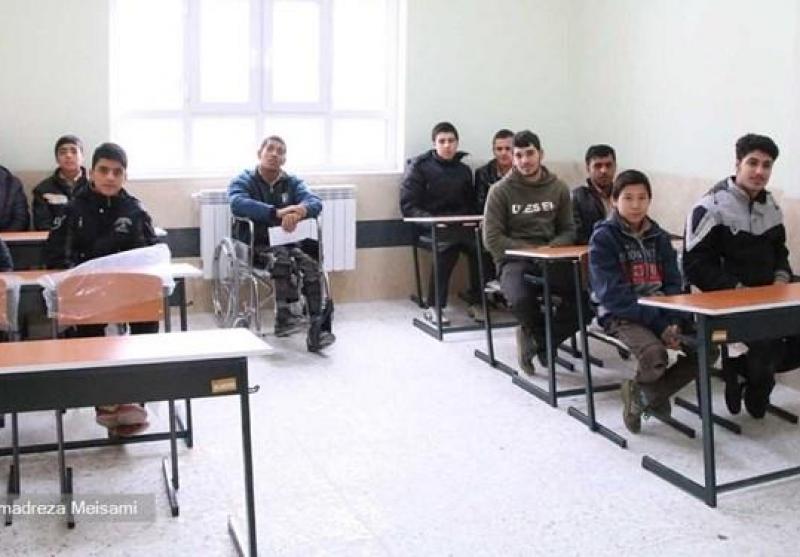 فارس من| تجهیزات به‌صورت عادلانه بین مدارس استان سمنان توزیع می‌شود