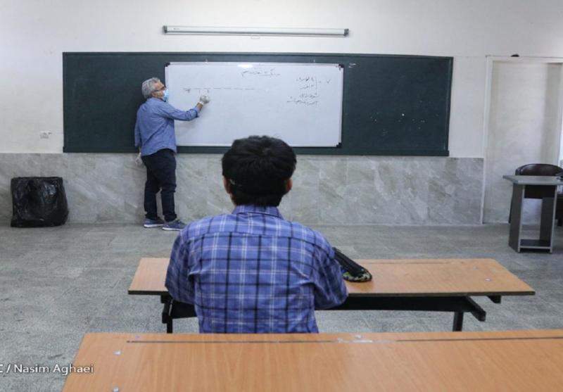مثلت آموزشی صلاحیت حرفه‌ای معلمان در ایران