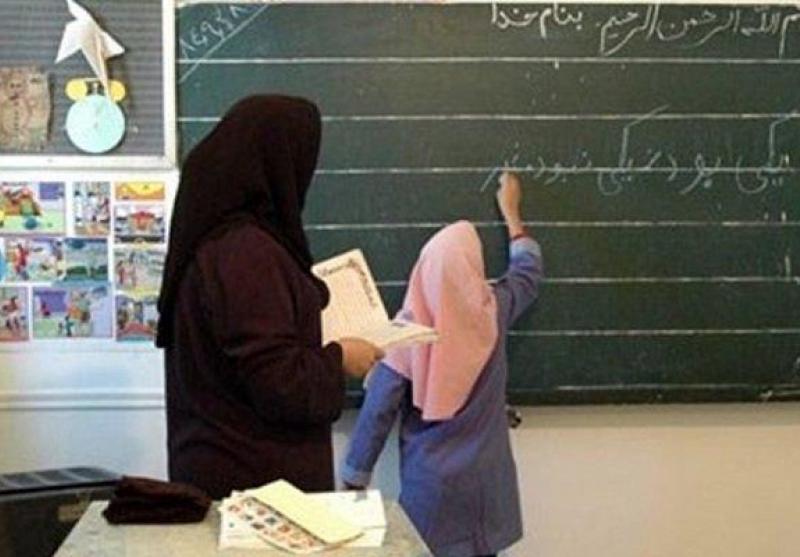 سردرگمی دانش آموزان ابتدایی در اصفهان و کمبود امکانات