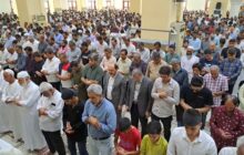 حضور استاندار هرمزگان در مسجد جامع اهل سنت و شرکت در نماز جمعه